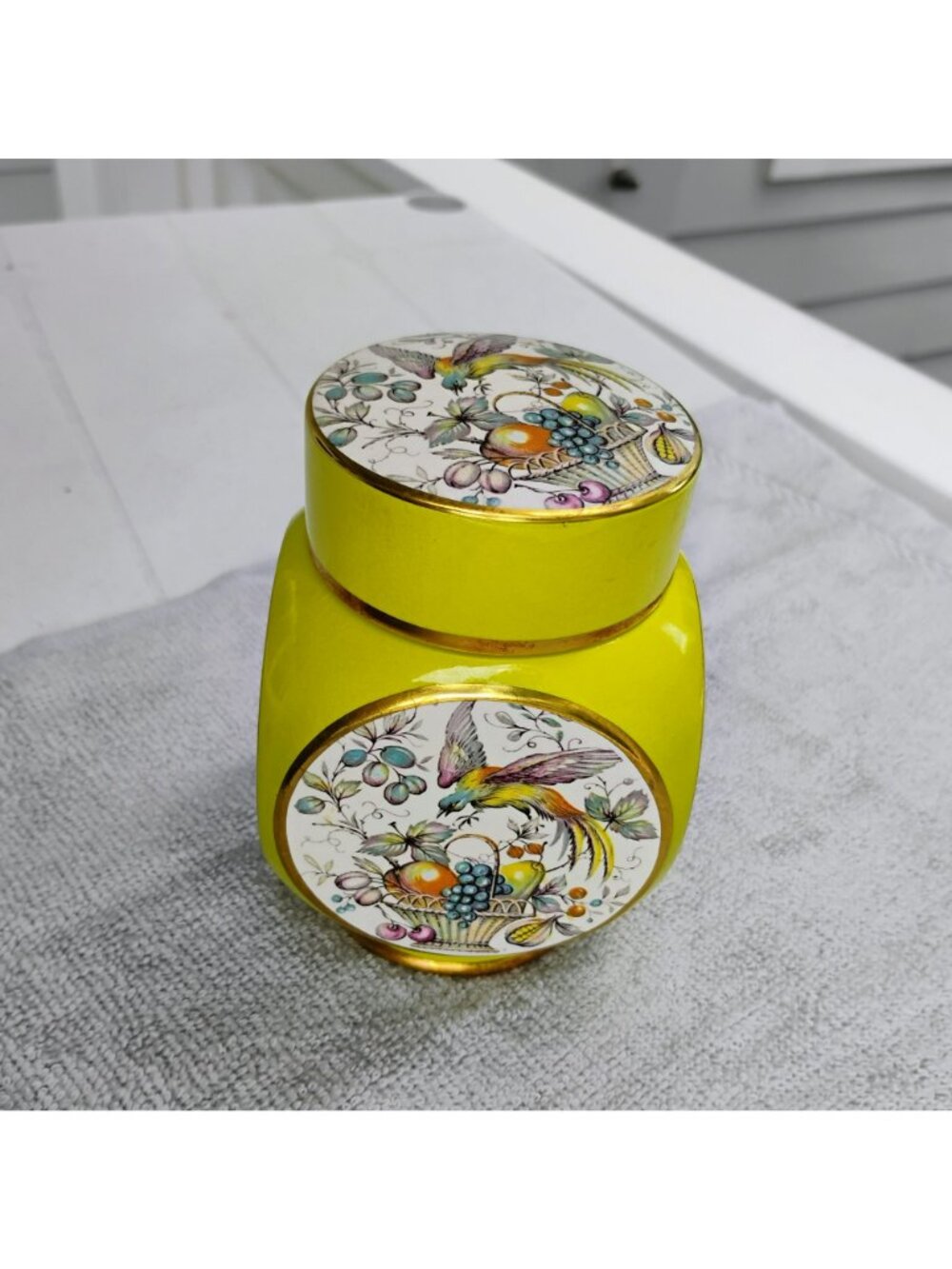 Carlton Ware Yellow Lidded Ginger Jar, Bird Fruit Design Made In England 5" - Picture 2 of 9